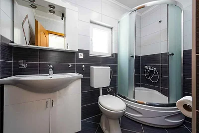 Ferienwohnung im ersten Stock in der Nähe des