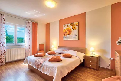 Ferienhaus mit Pool und für Hundefreunde