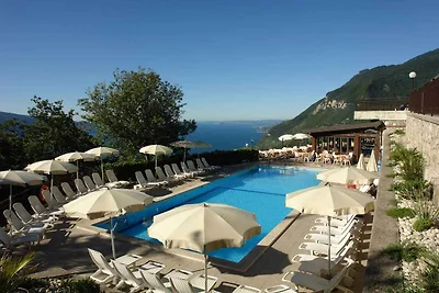 Ferienwohnung mit Seeblick und Pool