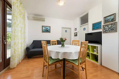 Ferienwohnung mit Terrasse und Grill