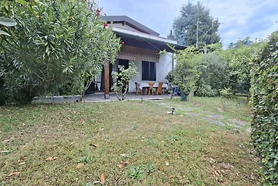 Ferienwohnung mit Pool und Garten