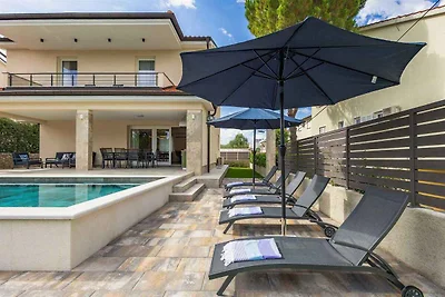 Villa Mit einem schönen Pool