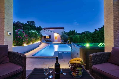 Ferienhaus mit Klimaanlage und Aussenpool