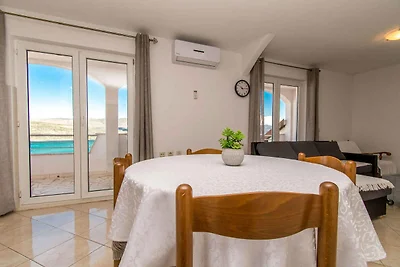 Ferienwohnung mit Balkon und Meerblick