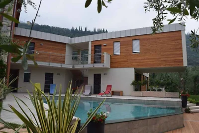Ferienwohnung Mit Terasse und Pool