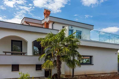 Ferienhaus mit Pool und Klimaanlage