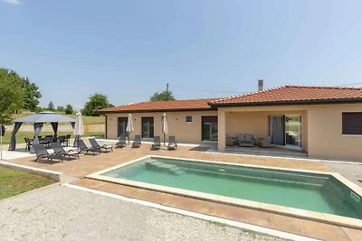 Villa mit Schwimmbad