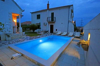 Ferienwohnung mit Pool und Grill