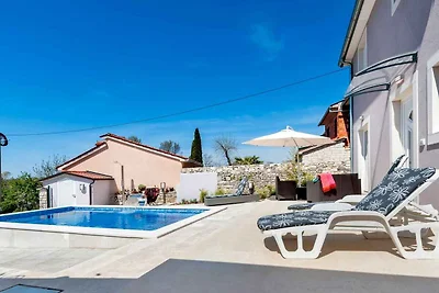 Villa mit Klimaanlage und Pool