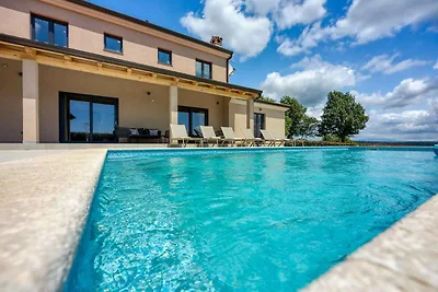 Villa mit Pool, Klimaanlage