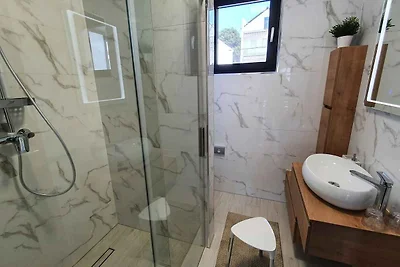 Ferienwohnung mit Pool und Klimaanlage