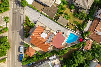 Ferienwohnung mit Pool, Grill und Klimaanlage