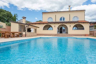 Ferienwohnung mit Pool und Grill