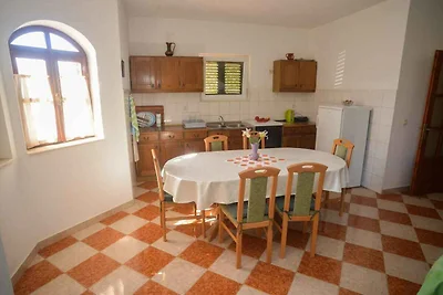 Charmante Ferienunterkunft Lidija in Sukošan 