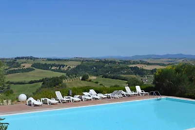 Ferienwohnung mit Schwimmbad und Patio
