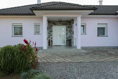 Villa mit Aussenpool