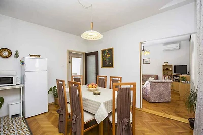 Apartment für vier Personen, nur 200 Meter vo