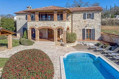 Villa mit Klimaanlage und Pool
