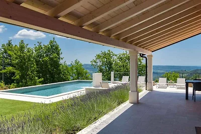 Villa mit Klimaanlage und Pool
