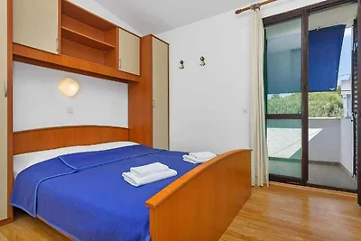 Ferienwohnung mit Klimaanlage und Balkon