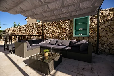 Villa mit Klimaanlage und Aussenpool