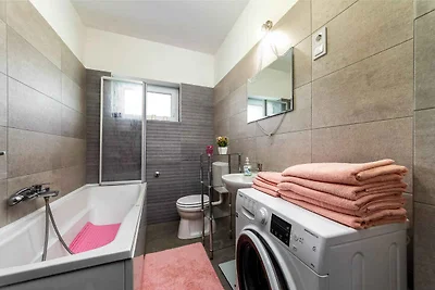 Ferienhaus mit Pool, Klimaanlage und WiFi