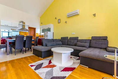 Holiday flat family holiday Okrug Gornji