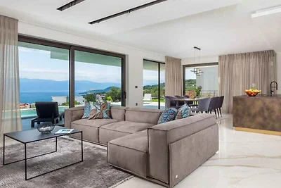 FerienHaus mit Pool und Meerblick