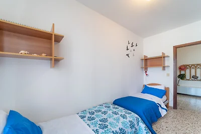 Ferienwohnung mit Klimaanlage und Balkon