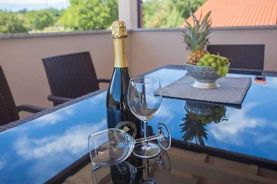 Villa mit Pool und Klimaanlage