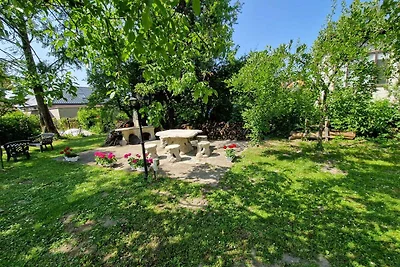 Ferienwohnung mit grossen Garten und Terrasse