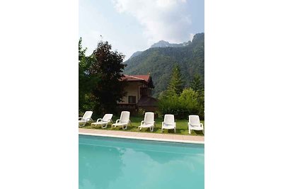 Ferienwohnung mit Terrasse und Aussenpool