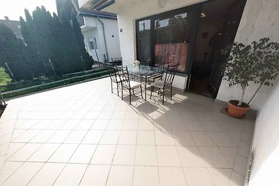 Ferienwohnung mit Terrasse, Klimaanlage und