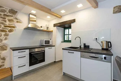 Renoviertes Steinhaus mit Whirlpool in