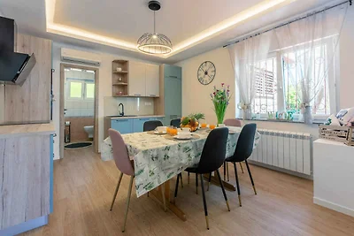 Ferienwohnung mit Balkon und Meerblick