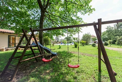 Ferienwohnung mit Pool und grossem Garten