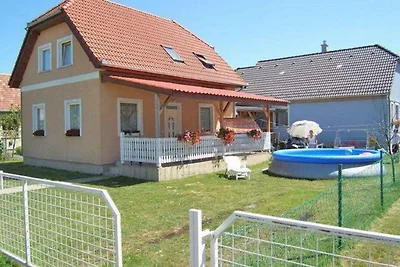 Ferienhaus mit Pool, Klimaanlage und WLAN
