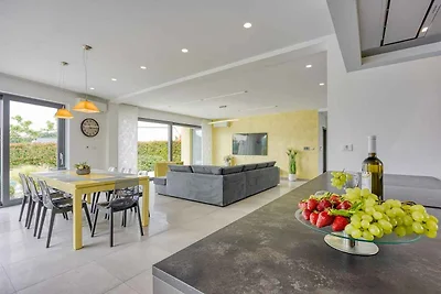 Villa Eine Luxusvilla mit einem kristallklare