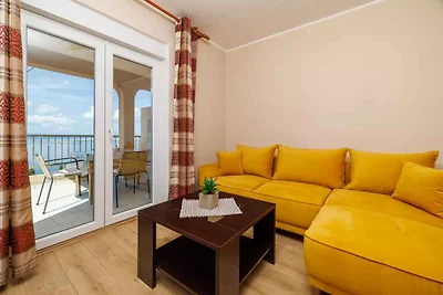 Ferienwohnung mit Pool und Meerblick