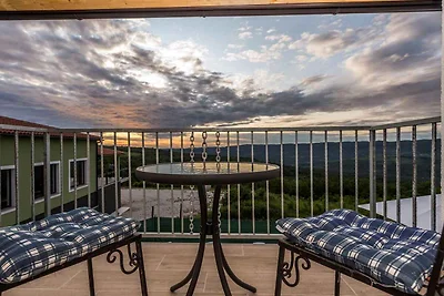 Villa mit einer schönen Aussicht auf den Flus