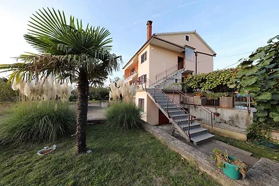 Ferienwohnung mit Terrasse und Whirlpool im