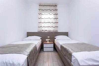 Ferienwohnung mit Klimaanlage und Terrasse