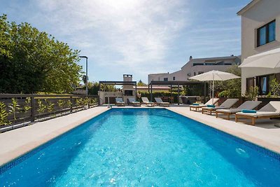 Ferienwohnung mit Pool nur 100m von Strand