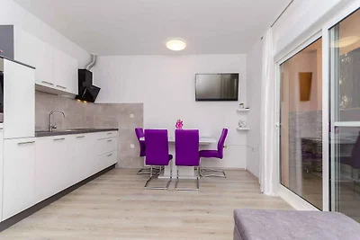 Ferienwohnung mit Klimaanlage und Terrasse in