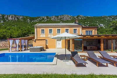 Ferienhaus mit Klimaanlage und Pool