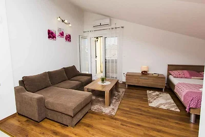 Charmantes Studio Vesna in ruhiger Lage von V