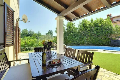 Villa mit Pool und Klimaanlage