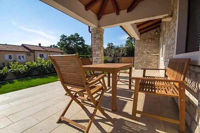 Villa mit Aussenpool