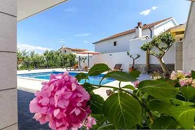 Ferienhaus mit Klimaanlage und Pool
