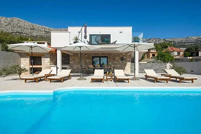 Ferienhaus mit Klimaanlage und Aussenpool
